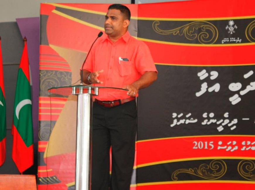 ތަރްއްޤީގަ އަތުހިފުން އިންސާނީ ކުރިއެރުމުގެ ނަމޫނާ