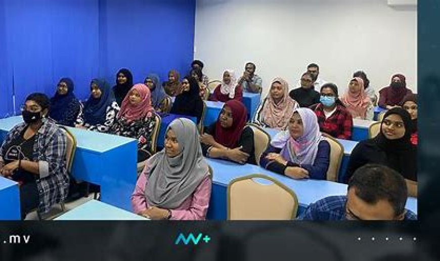 ތަރްއްޤީގަ އަތުހިފުން އިންސާނީ ކުރިއެރުމުގެ ނަމޫނާ